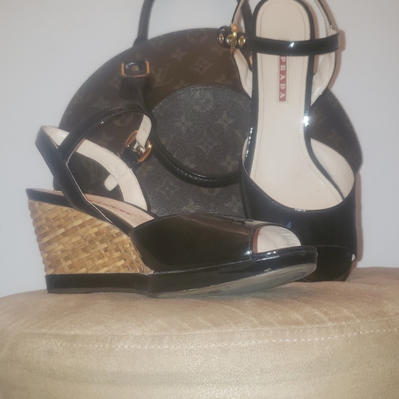 Black Prada Patent Wedge Wicker Heels Sandals - Picture 6 of 8